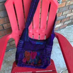 Large women’s crossbody shoulder bag/purse.